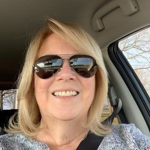 Meet your Posher, Angela